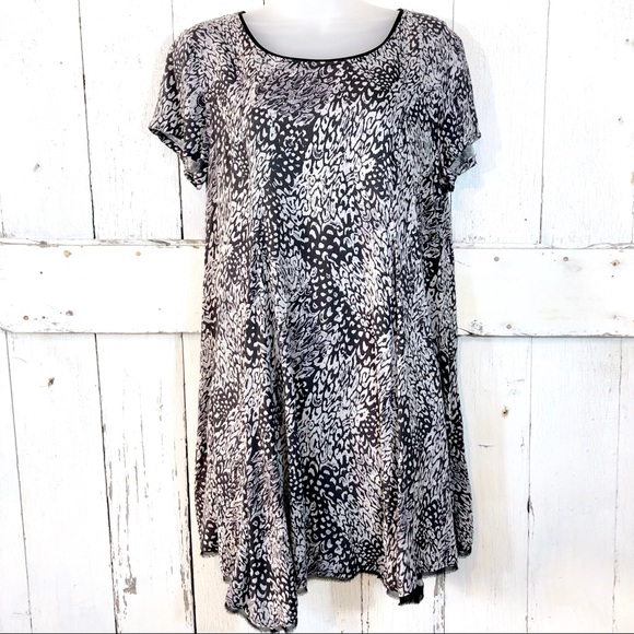 silence + noise Dresses & Skirts - Silence + Noise Black and Gray Trapeze Dress